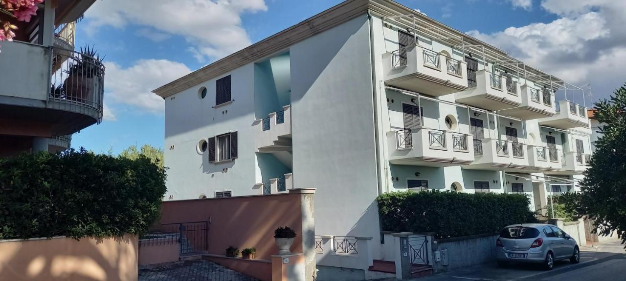 Appartamento Caletta Розиняно Солвей Екстериор снимка